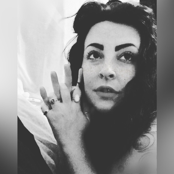 Meet your Posher, Lisa - Picture 3 of 15